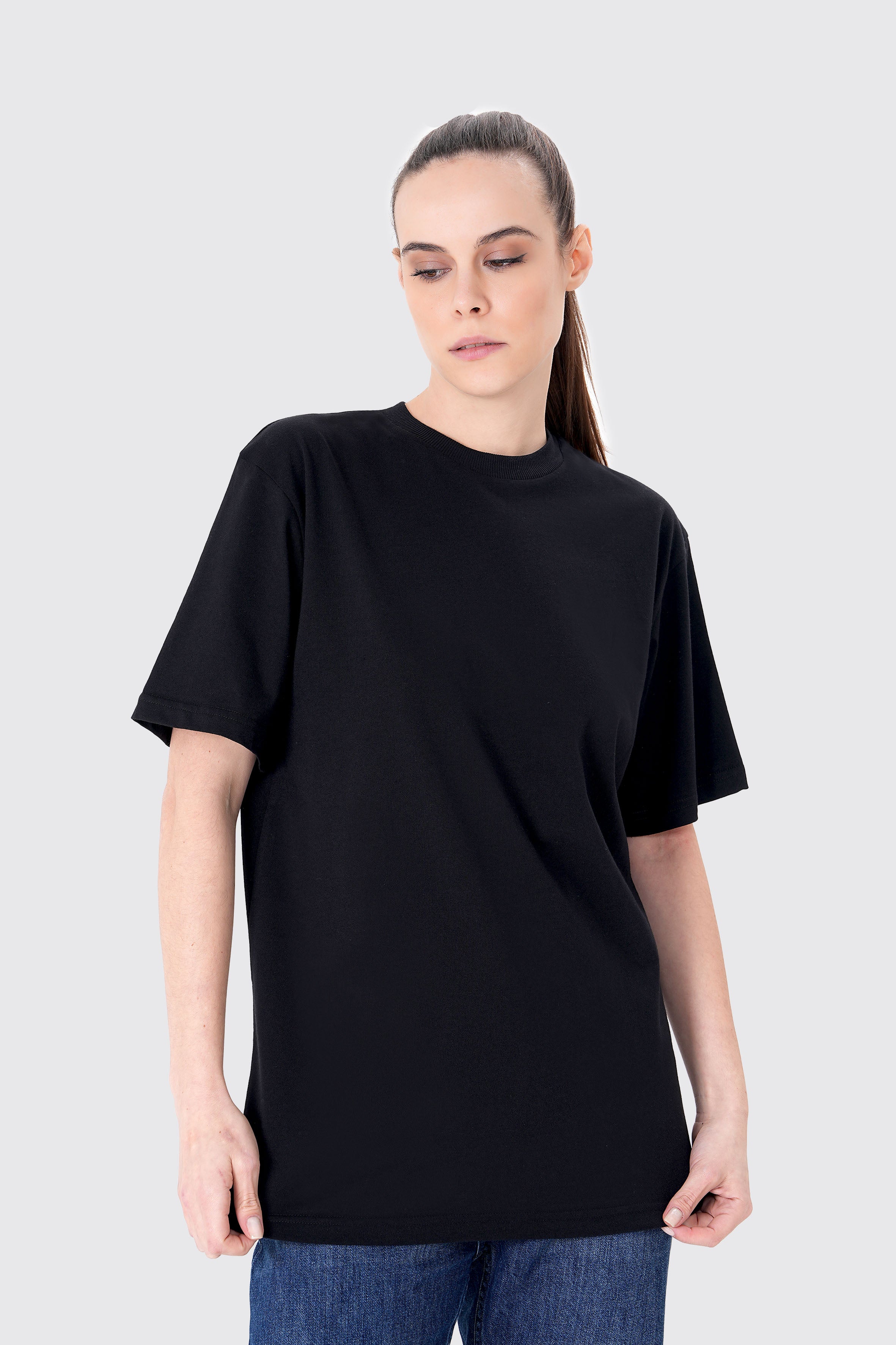 Kadın Siyah Basic Tişört | %100 Pamuk Kumaş | Rahat Kalıp Günlük Stil | Minimalist Tasarım