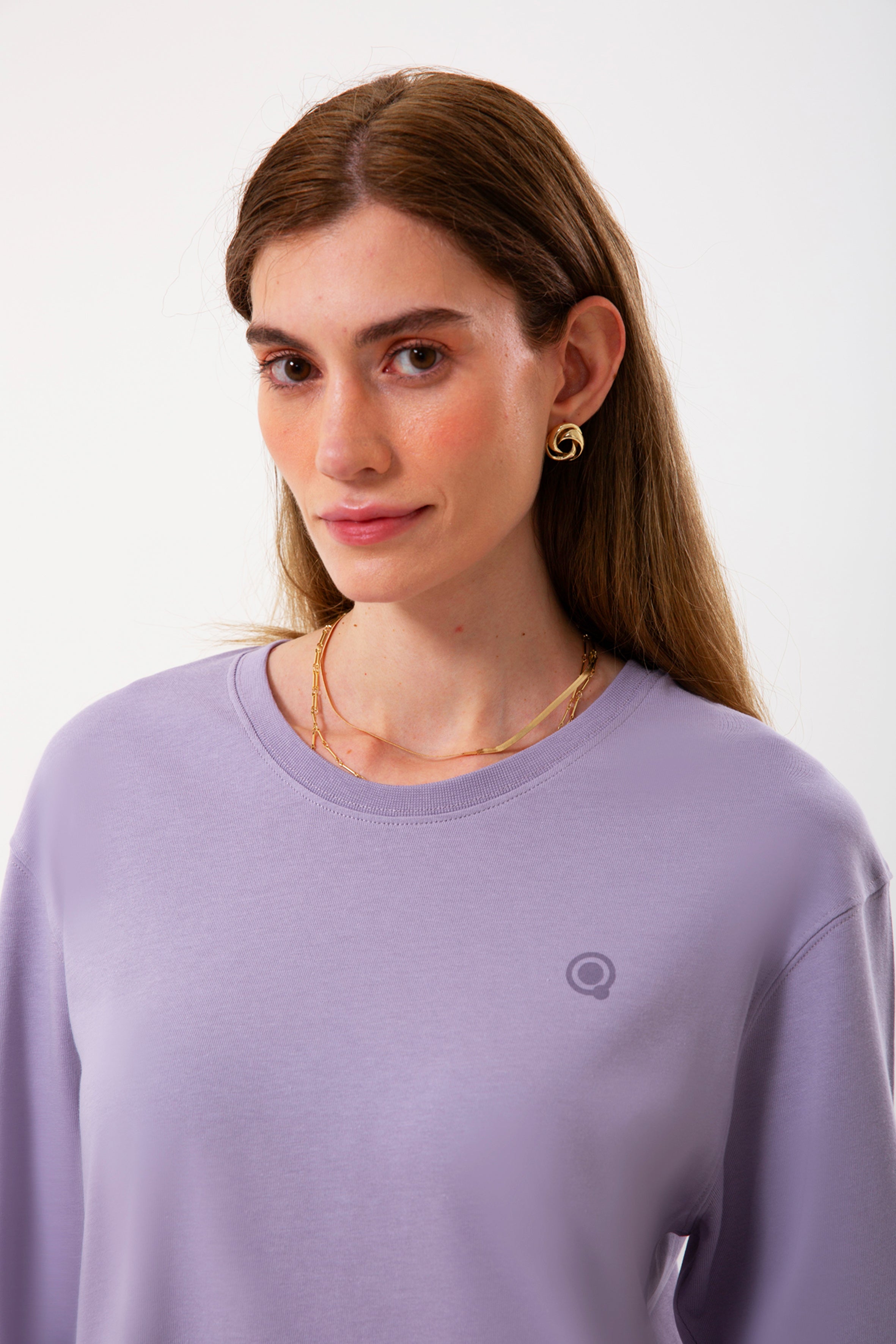 Regular %100 Pamuk Mor Kadın Uzun Kollu Tişört, şıklık ve konforu birleştirir.