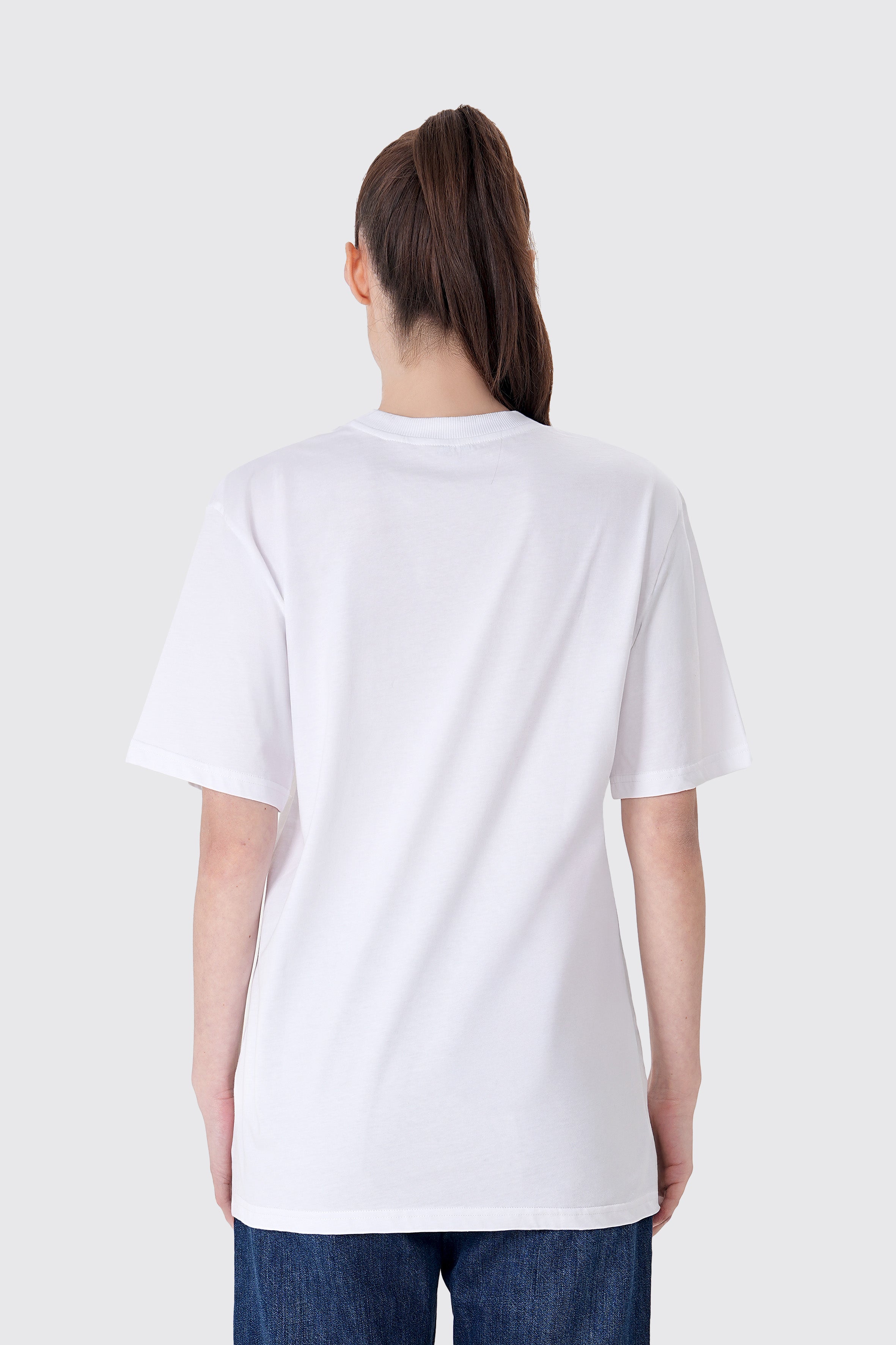 Kadın Beyaz Basic Tişört | %100 Pamuk Kumaş | Rahat Kalıp Günlük Stil | Minimalist Tasarım