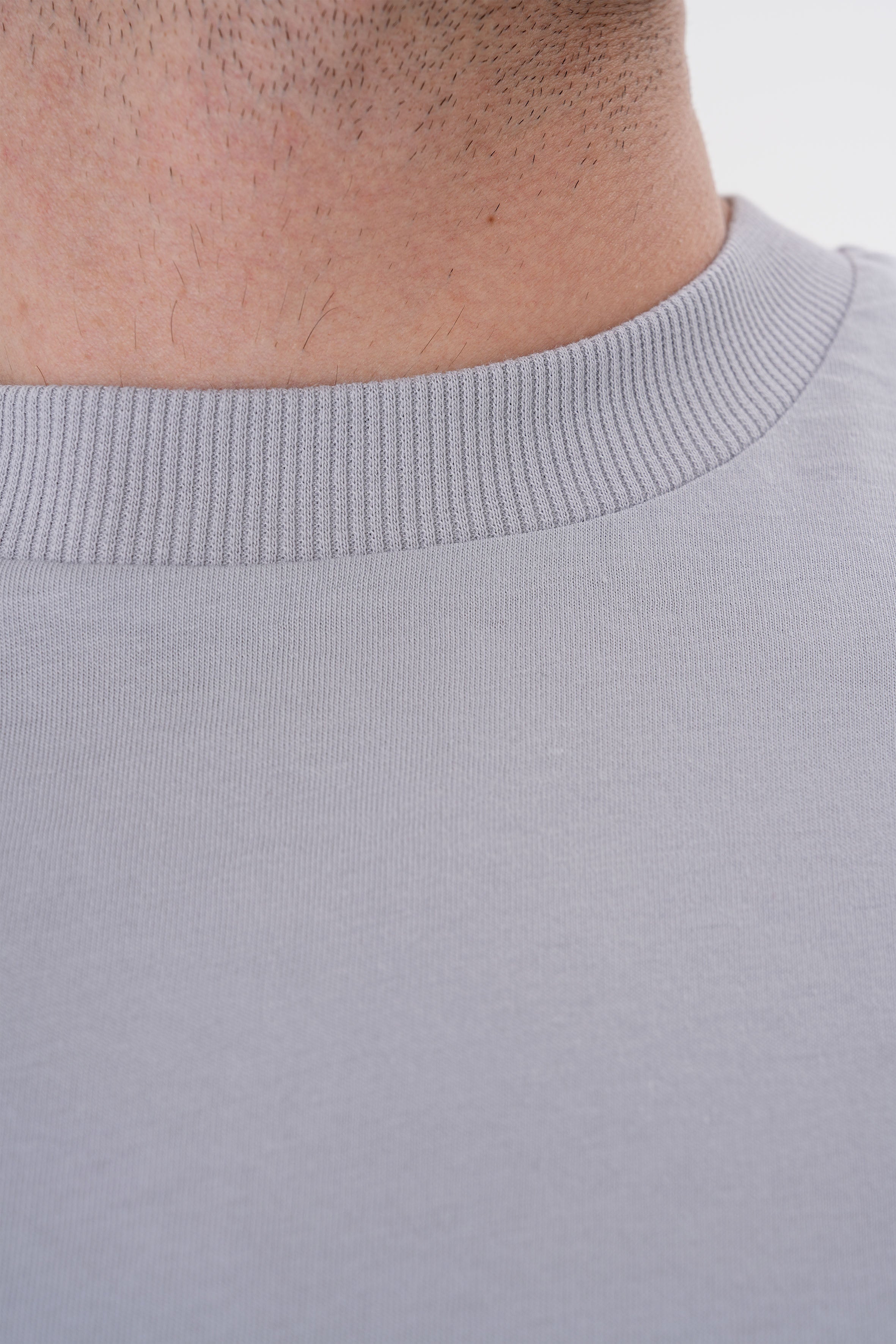 Erkek Gri Basic Tişört | %100 Pamuk Kumaş | Rahat Kalıp Günlük Stil | Minimalist Tasarım