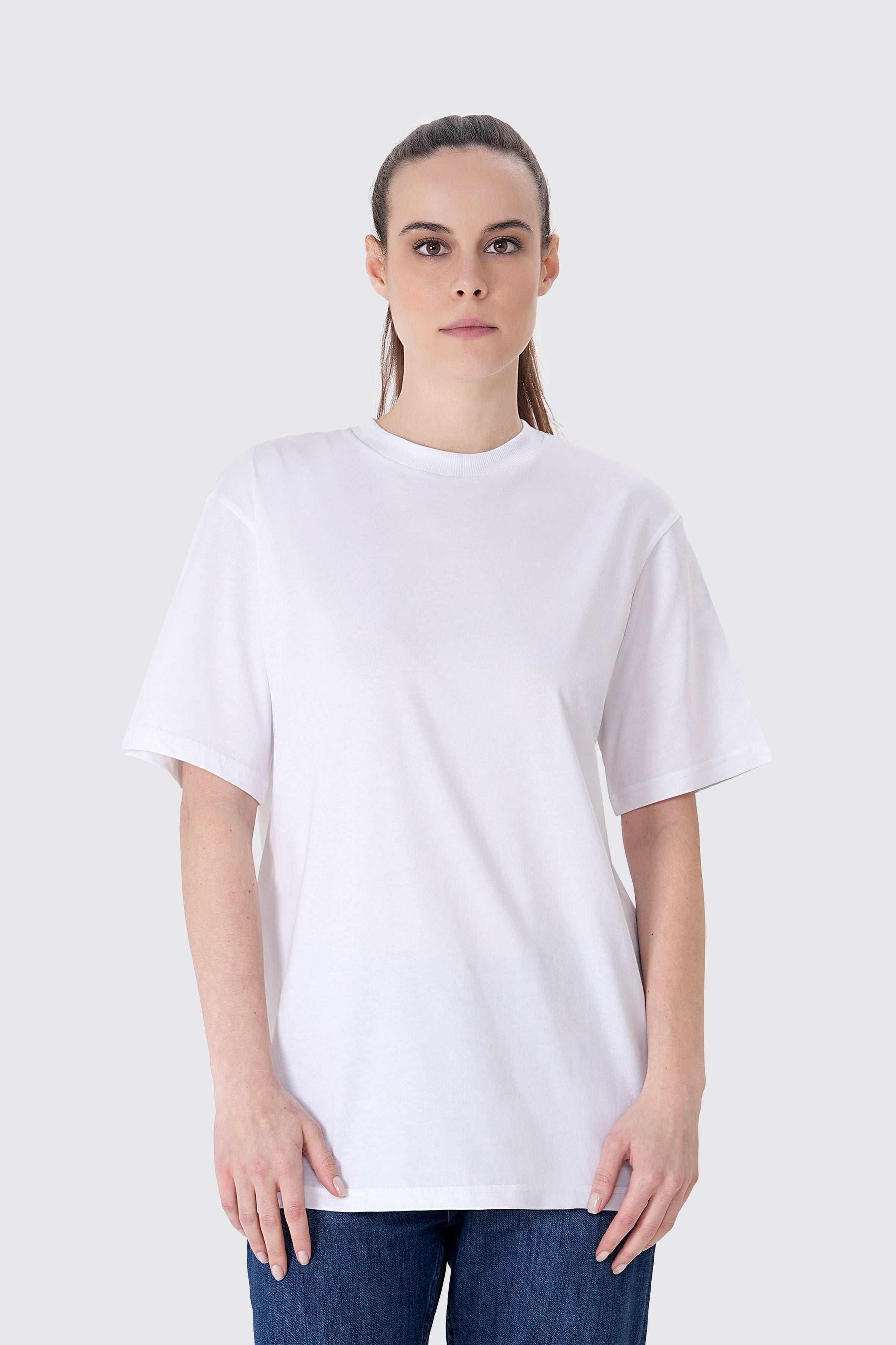 Kadın Beyaz Basic Tişört | %100 Pamuk Kumaş | Rahat Kalıp Günlük Stil | Minimalist Tasarım