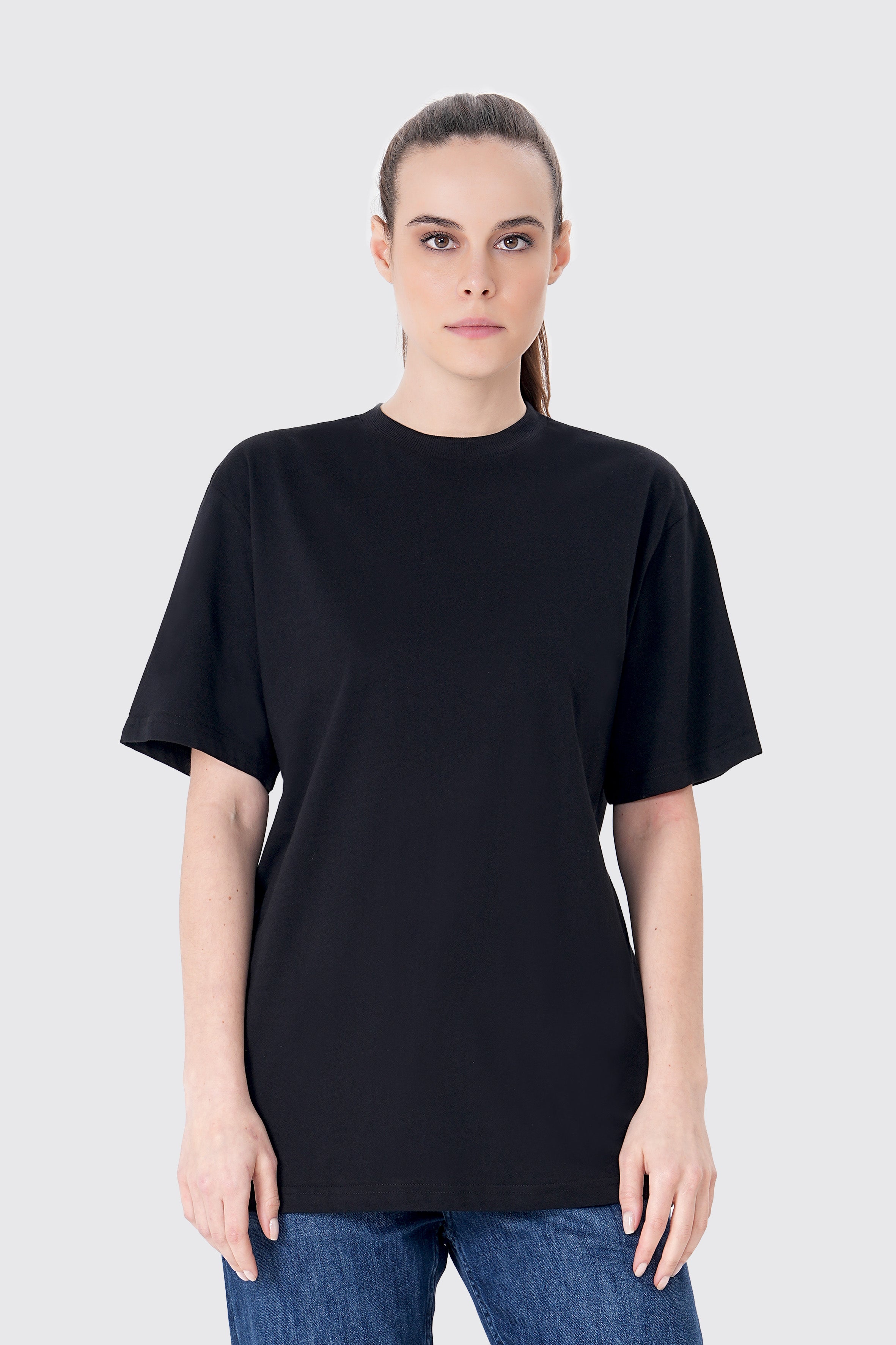Kadın Siyah Basic Tişört | %100 Pamuk Kumaş | Rahat Kalıp Günlük Stil | Minimalist Tasarım