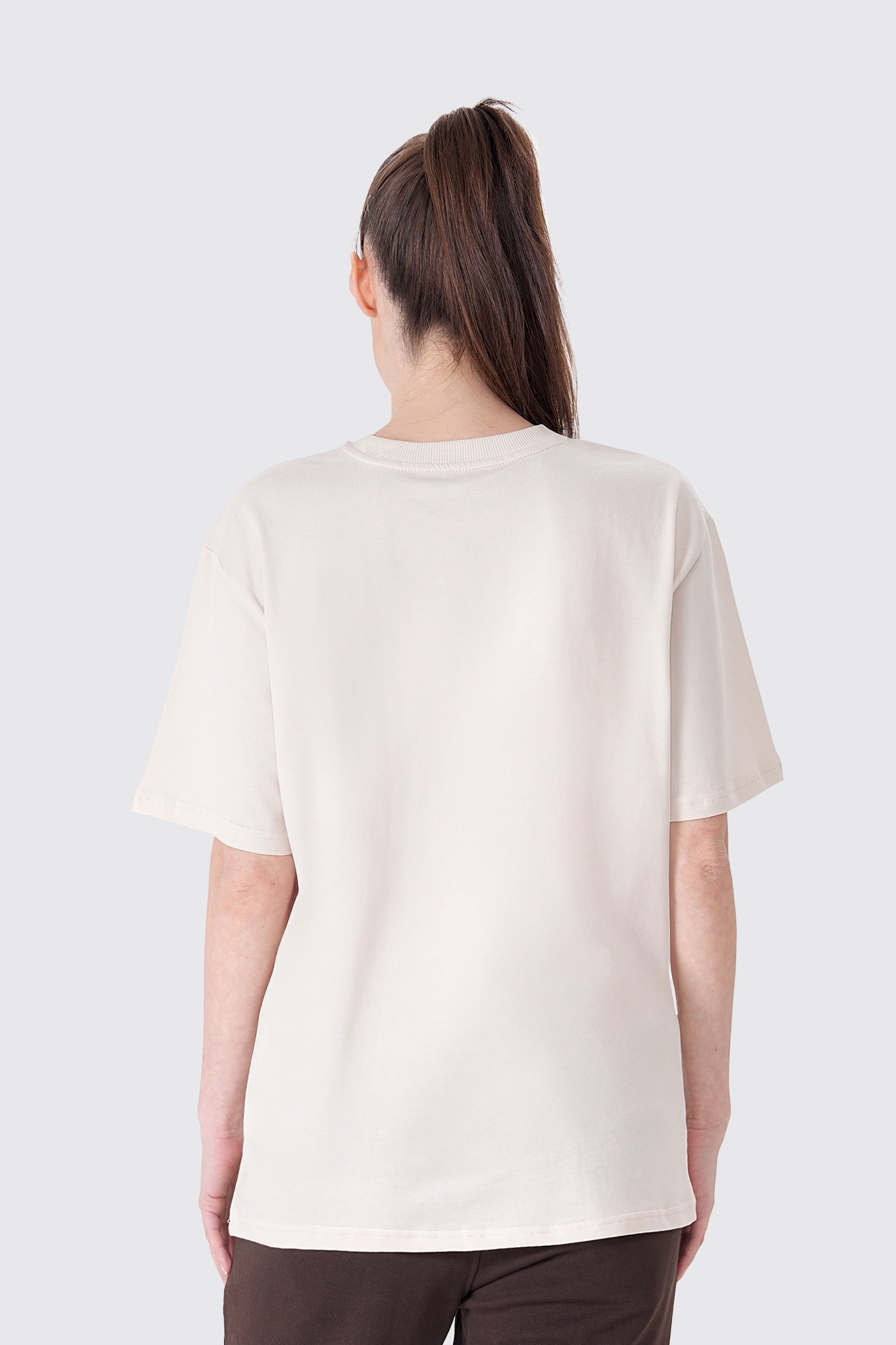 Kadın Krem Rengi Basic Tişört | %100 Pamuk Kumaş | Rahat Kalıp Günlük Stil | Minimalist Tasarım