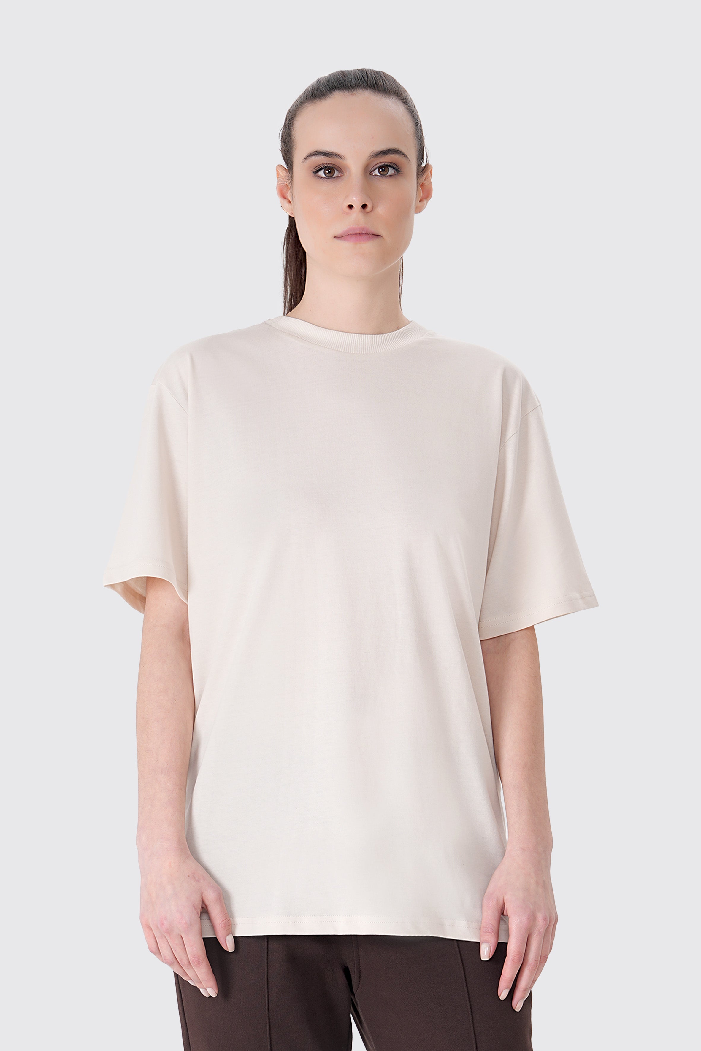 Kadın Krem Rengi Basic Tişört | %100 Pamuk Kumaş | Rahat Kalıp Günlük Stil | Minimalist Tasarım
