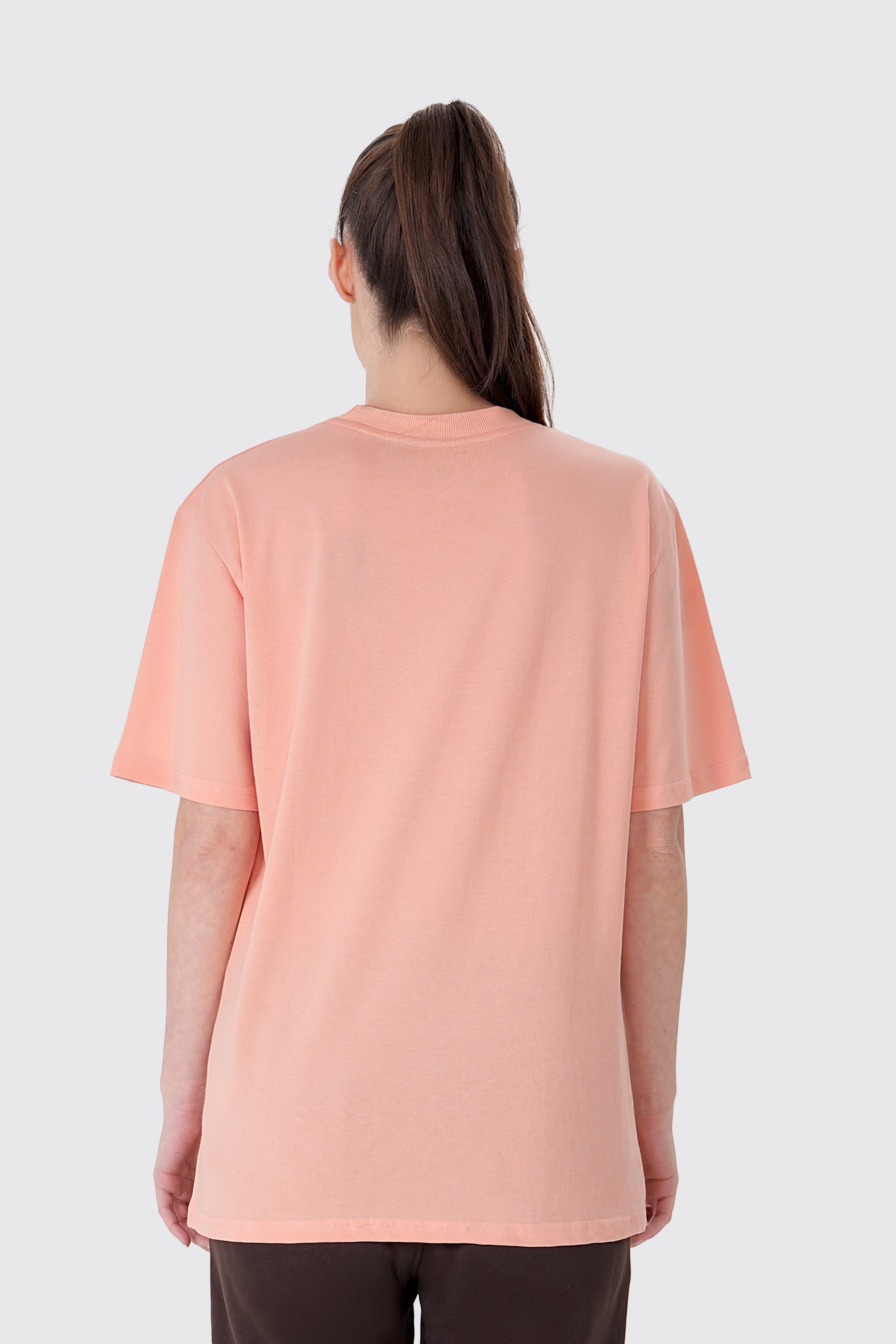 Kadın Somon Rengi Basic Tişört | %100 Pamuk Kumaş | Rahat Kalıp Günlük Stil | Minimalist Tasarım