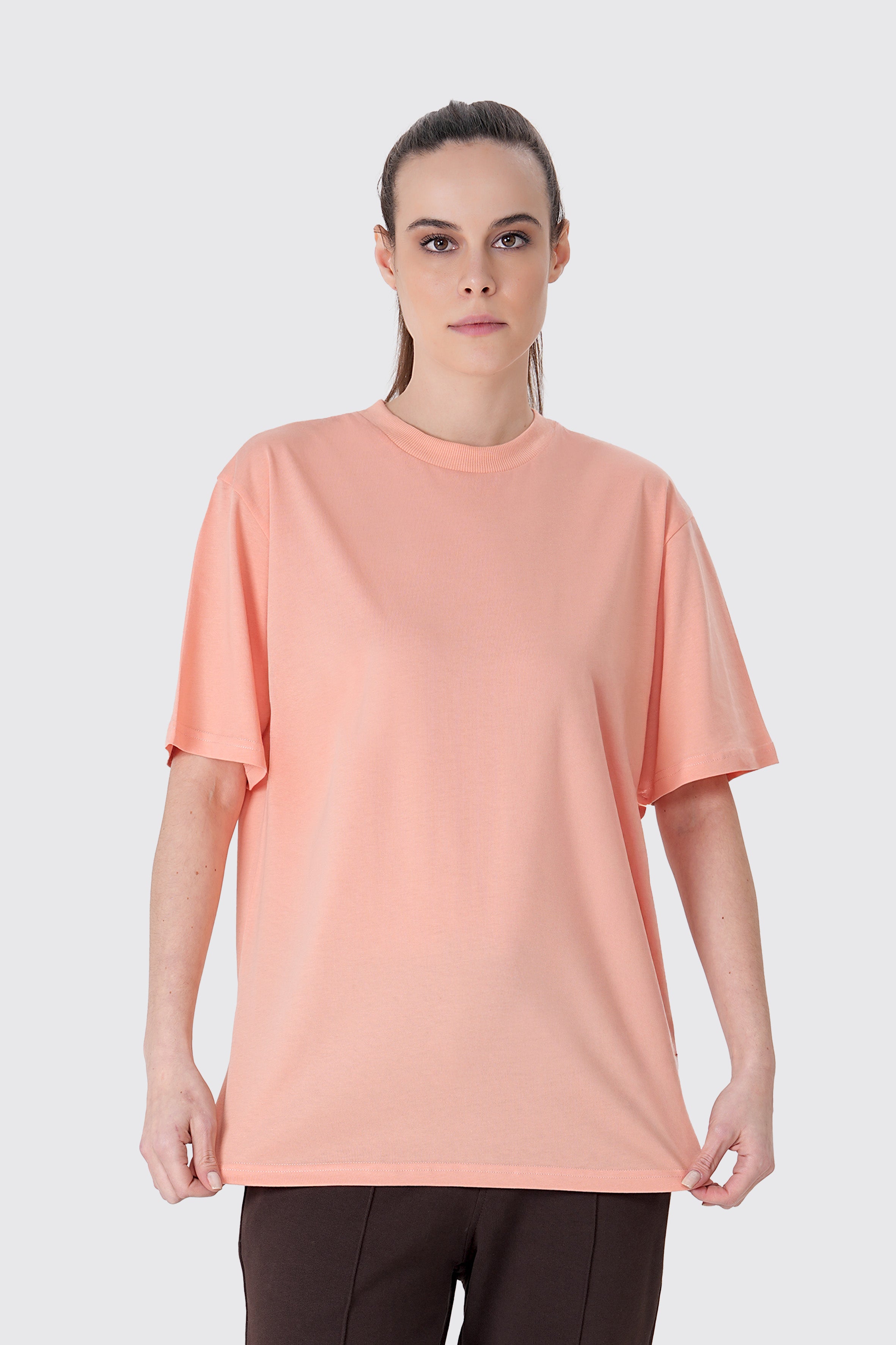 Kadın Somon Rengi Basic Tişört | %100 Pamuk Kumaş | Rahat Kalıp Günlük Stil | Minimalist Tasarım