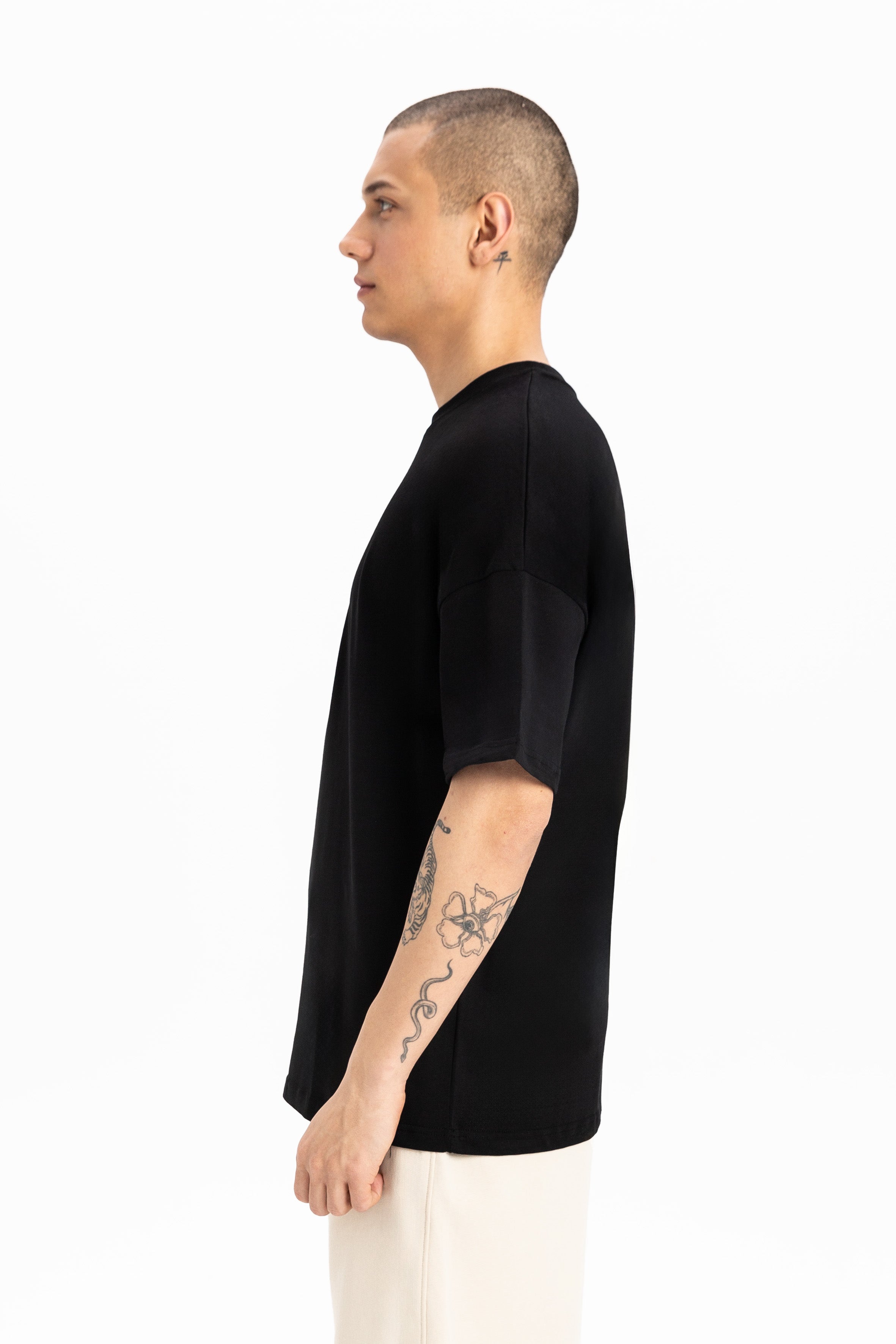Siyah pamuklu erkek oversize tişört #Renk_Siyah