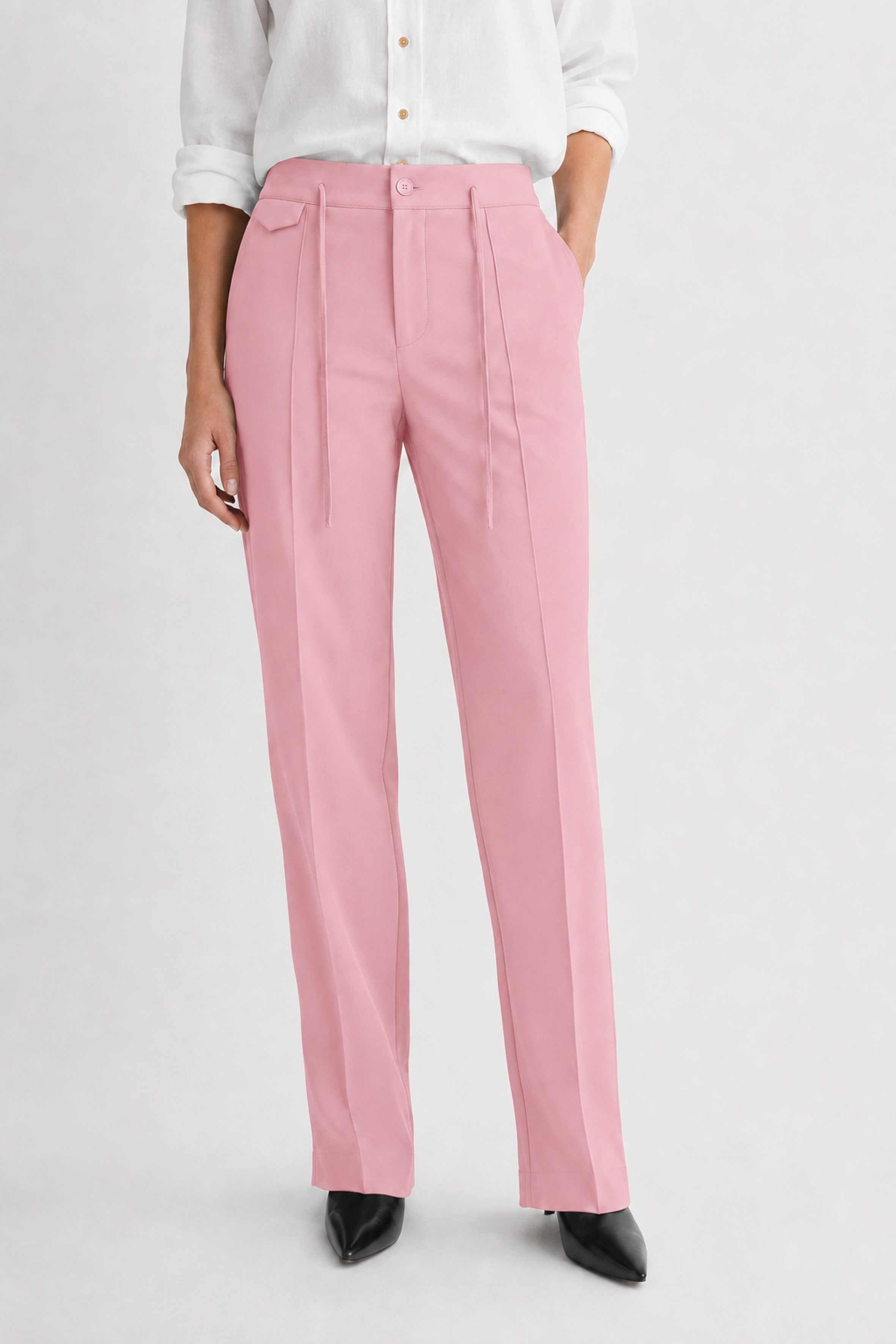 UNIQVIBE pembe kadın sweatpant model üzerinde önden görünüm