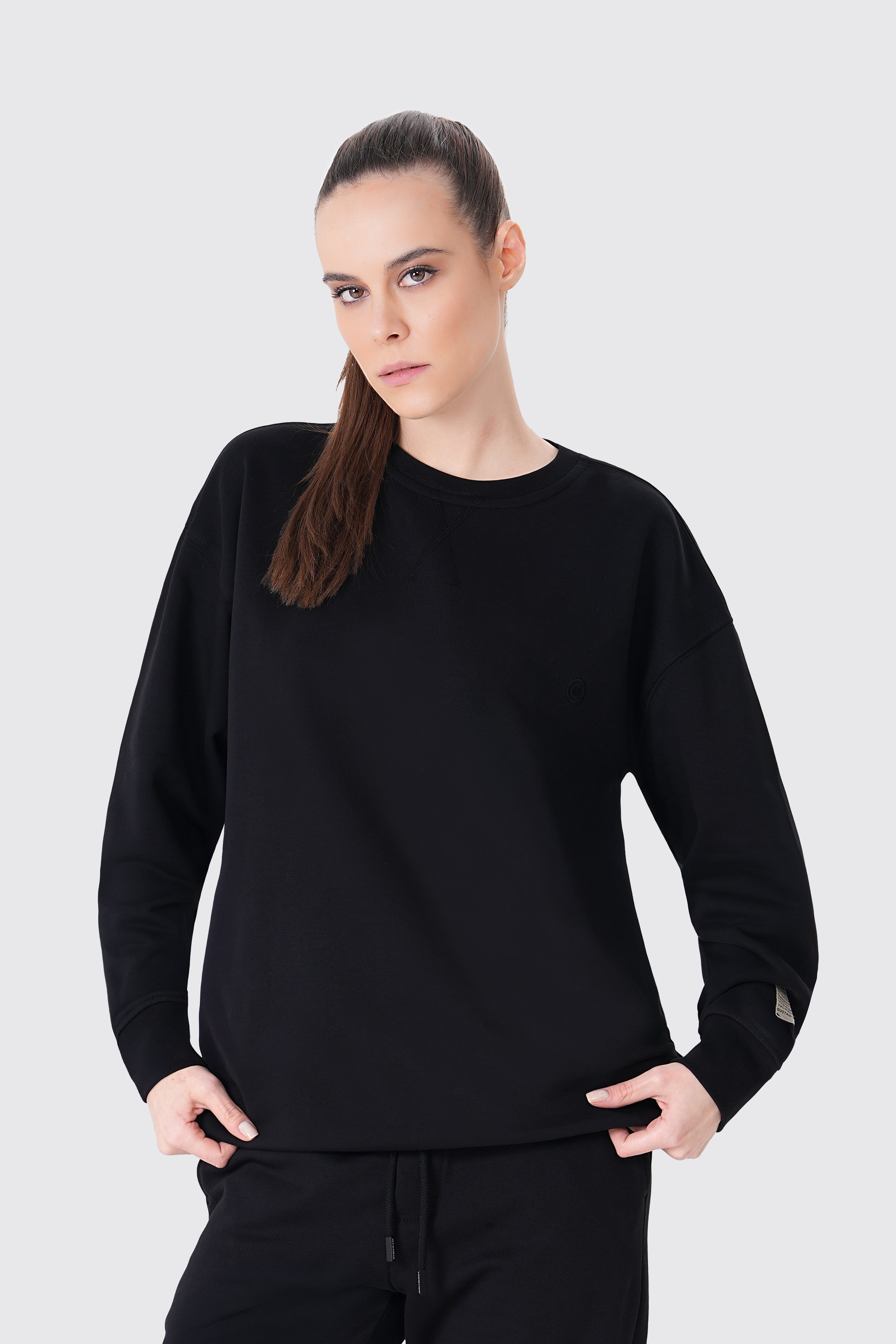 Siyah pamuklu kadın regular sweatshirt #Renk_Siyah