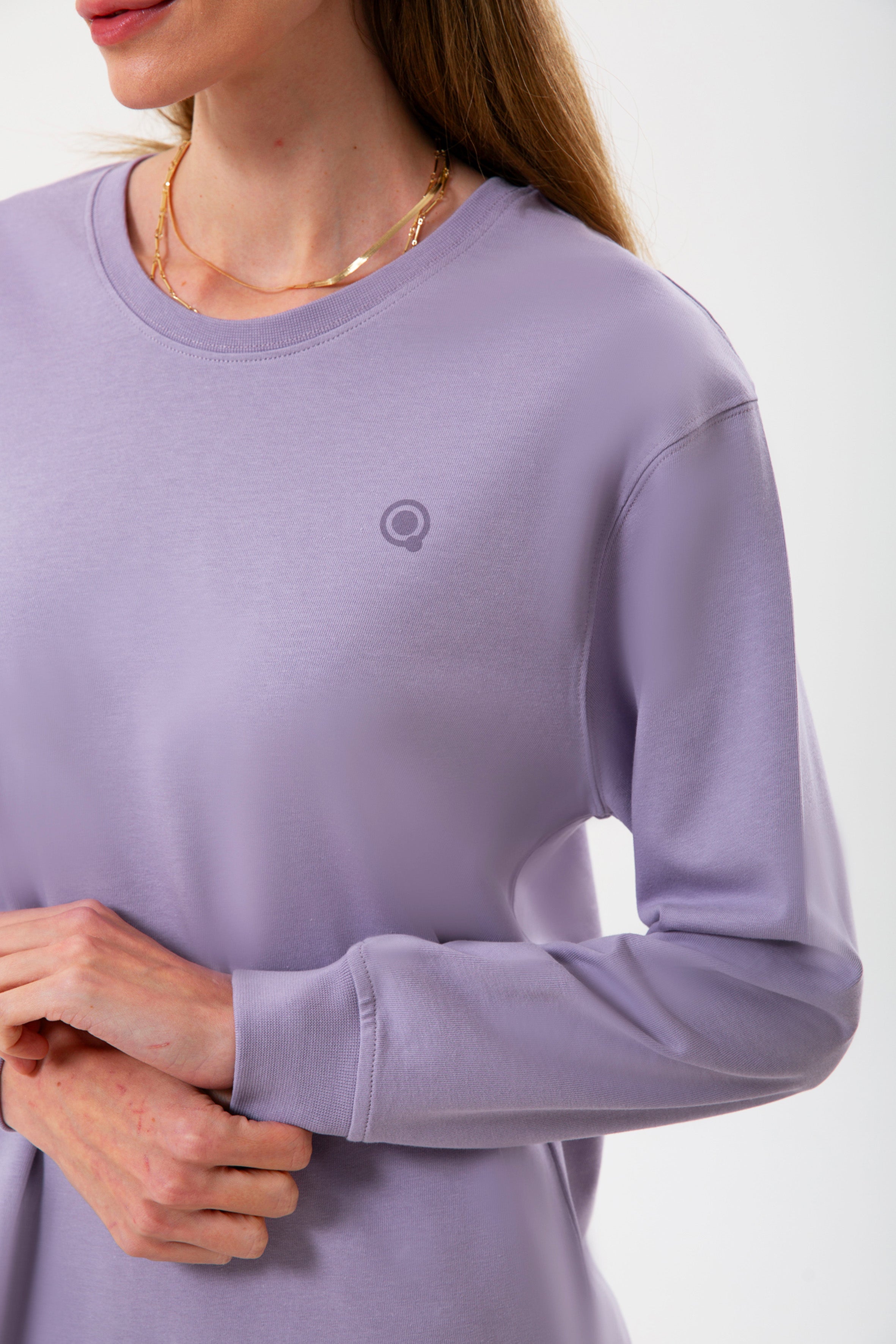 Regular  %100 Organik Pamuk Mor Kadın Uzun Kollu Tişört, şıklık ve konforu birleştirir.  