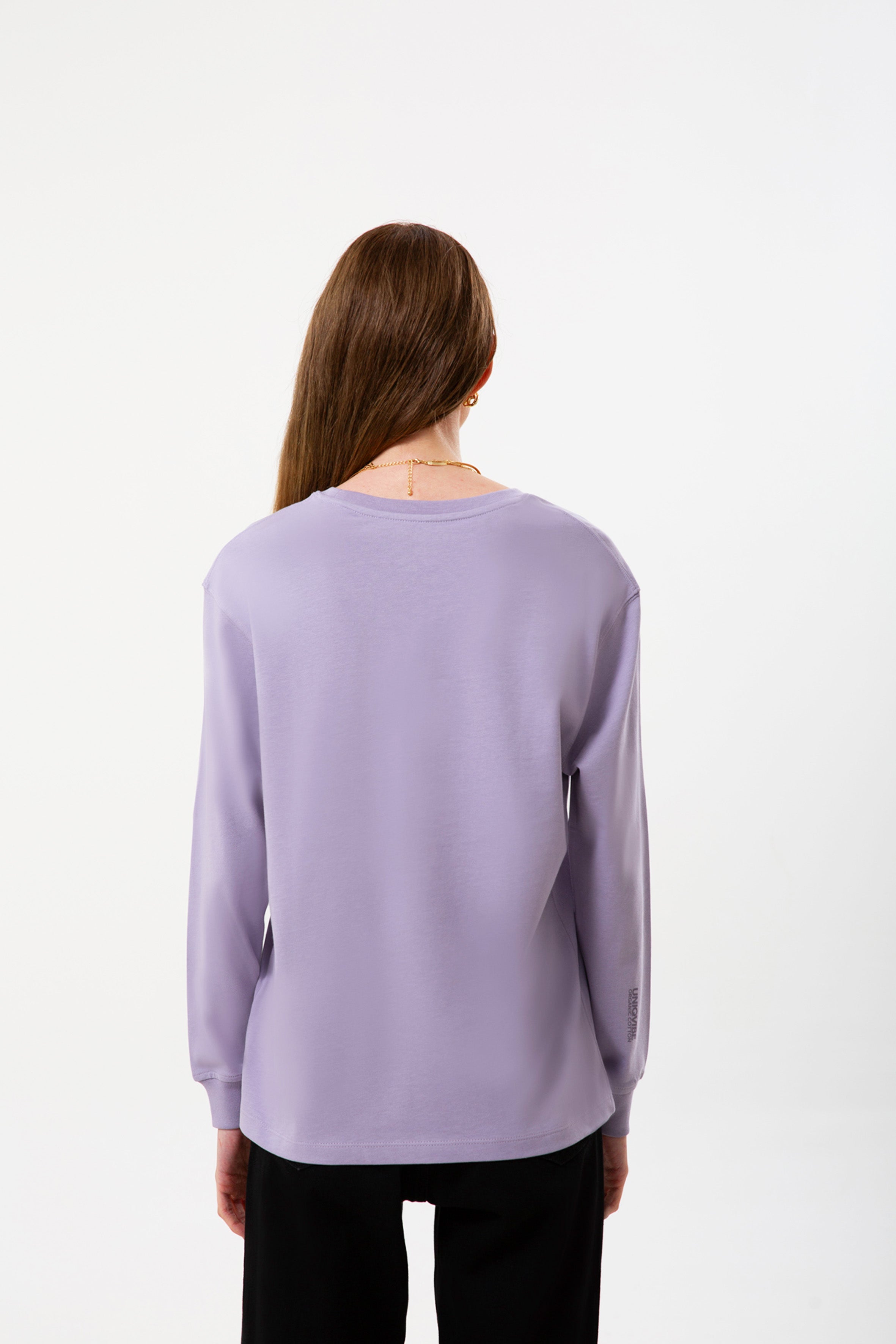 Regular  %100 Organik Pamuk Mor Kadın Uzun Kollu Tişört, şıklık ve konforu birleştirir.  