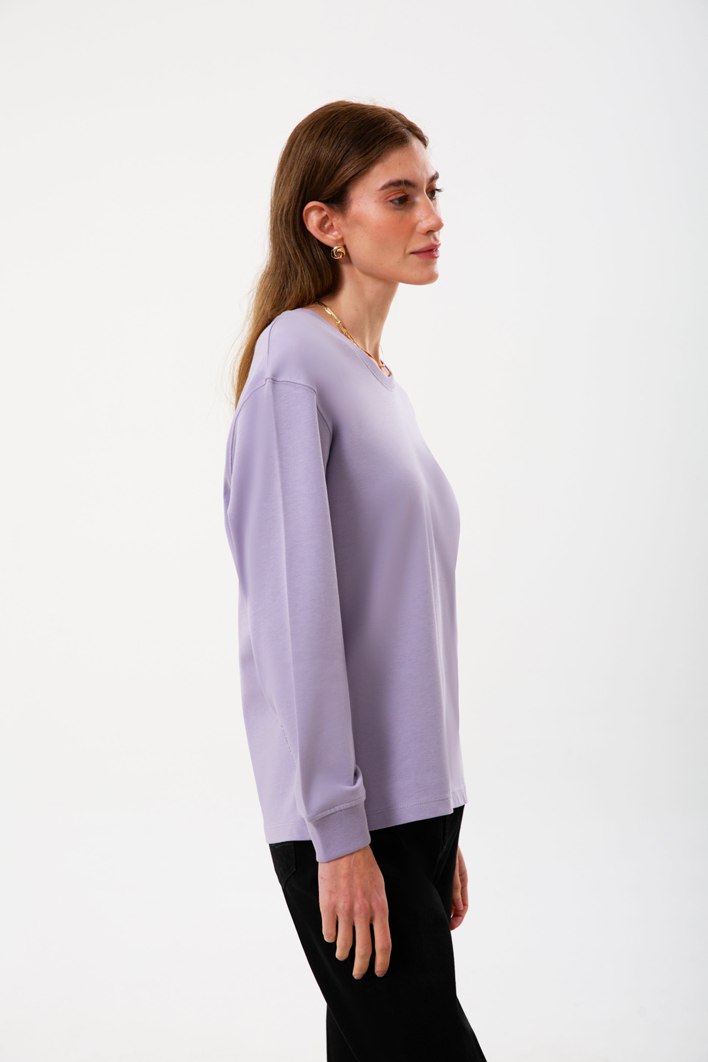 Regular  %100 Organik Pamuk Mor Kadın Uzun Kollu Tişört, şıklık ve konforu birleştirir.  